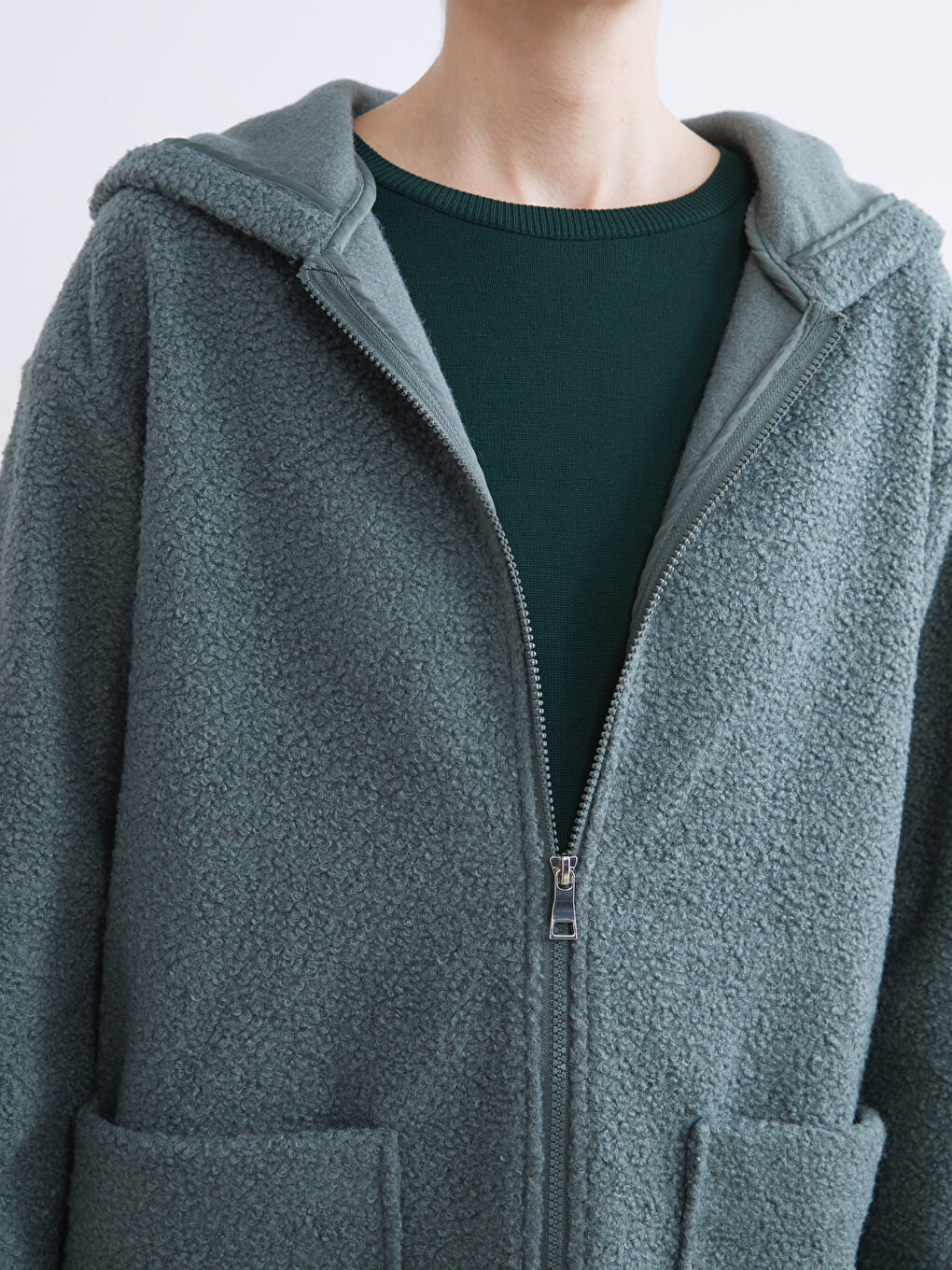 Yeşil Kapüşonlu Kadın Pelüş Hırka-2