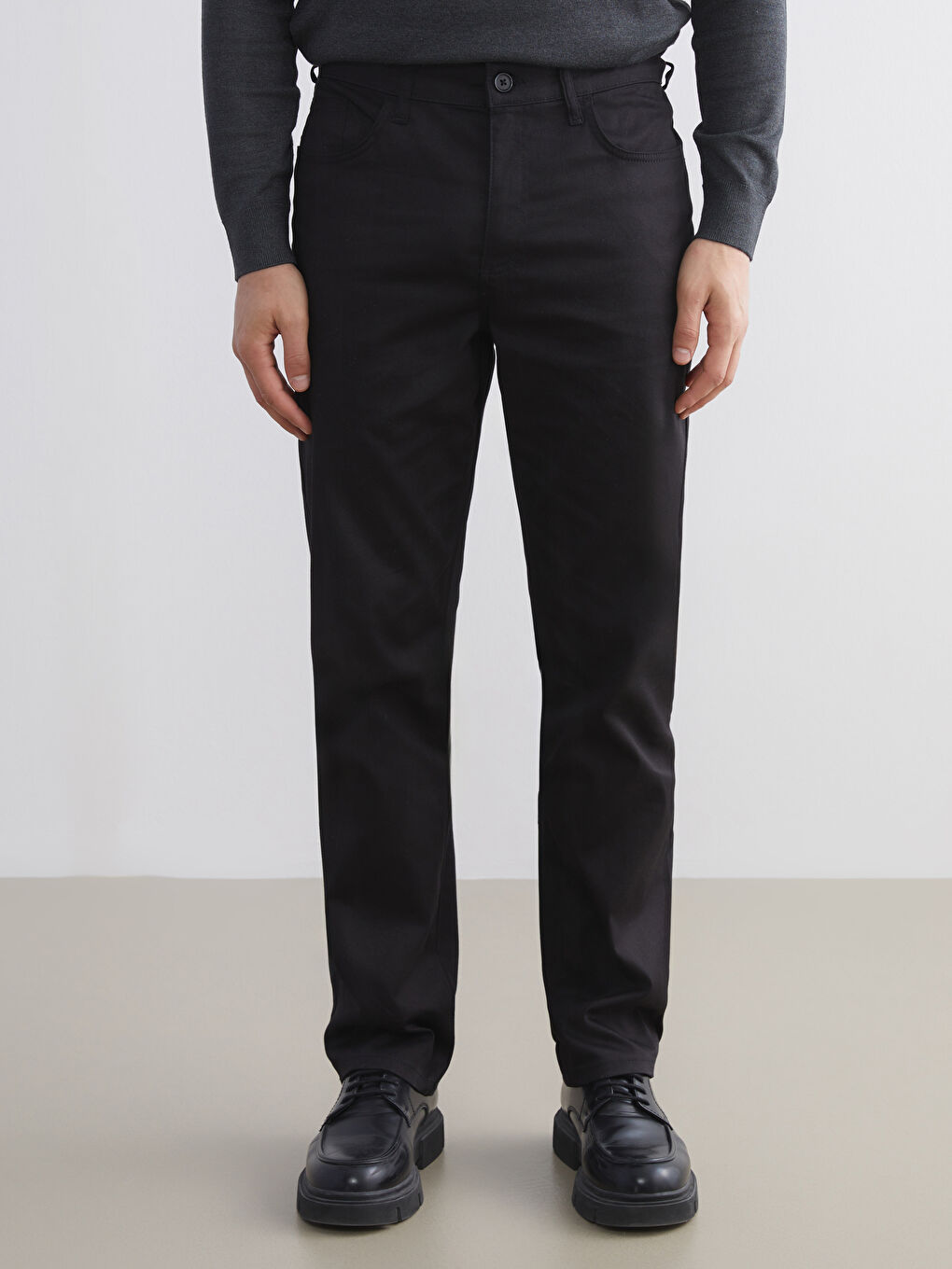 Siyah Standart Kalıp Erkek Pantolon-1