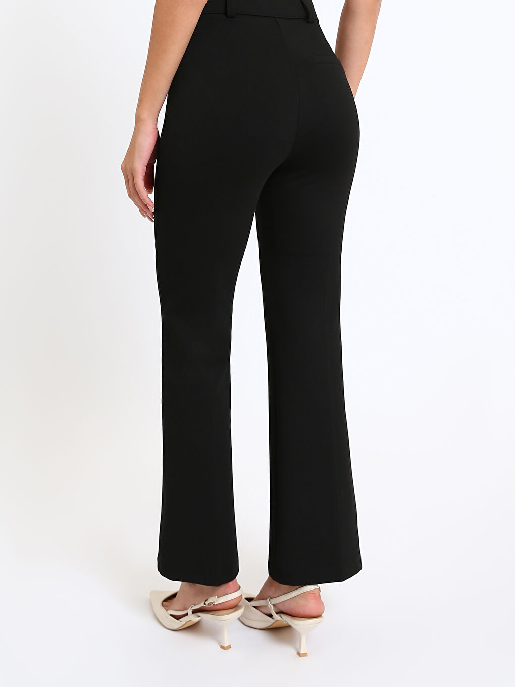 بنطلون نحيف للسيدات مع تفاصيل الخياطة-4