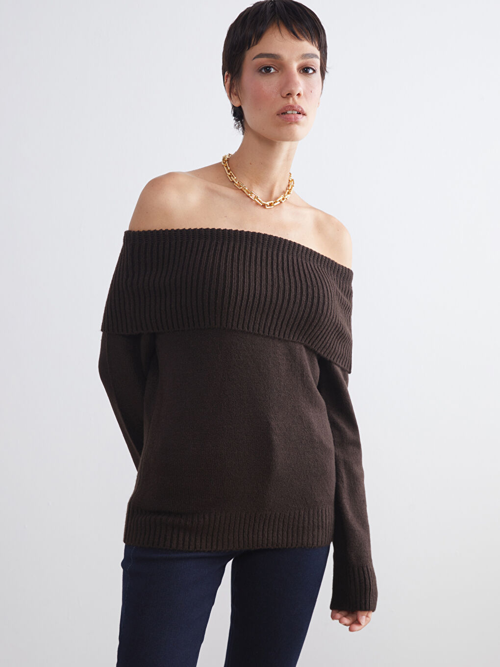 Kahverengi Kayık Yaka Kadın Triko Kazak