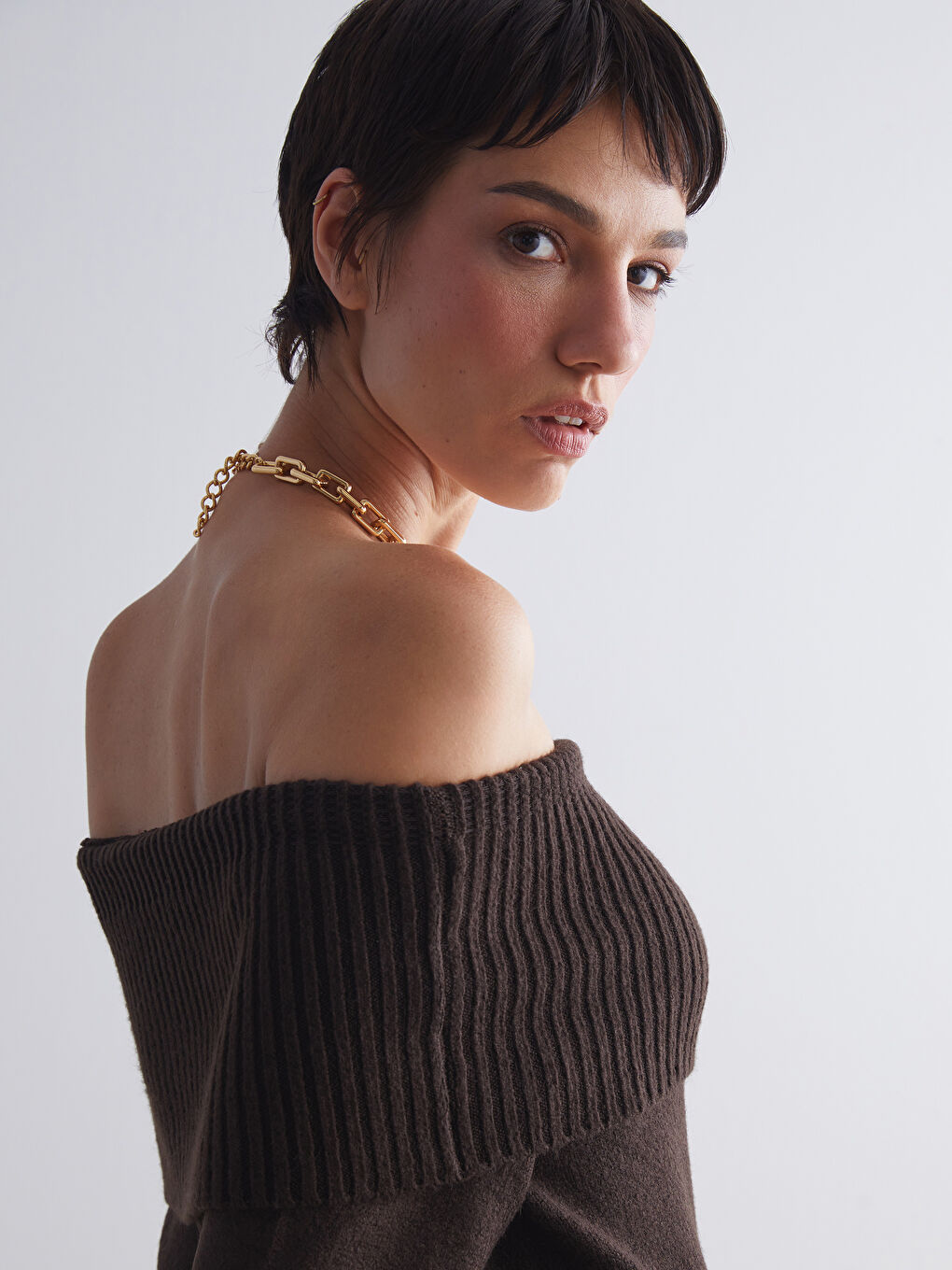 Kahverengi Kayık Yaka Kadın Triko Kazak-2