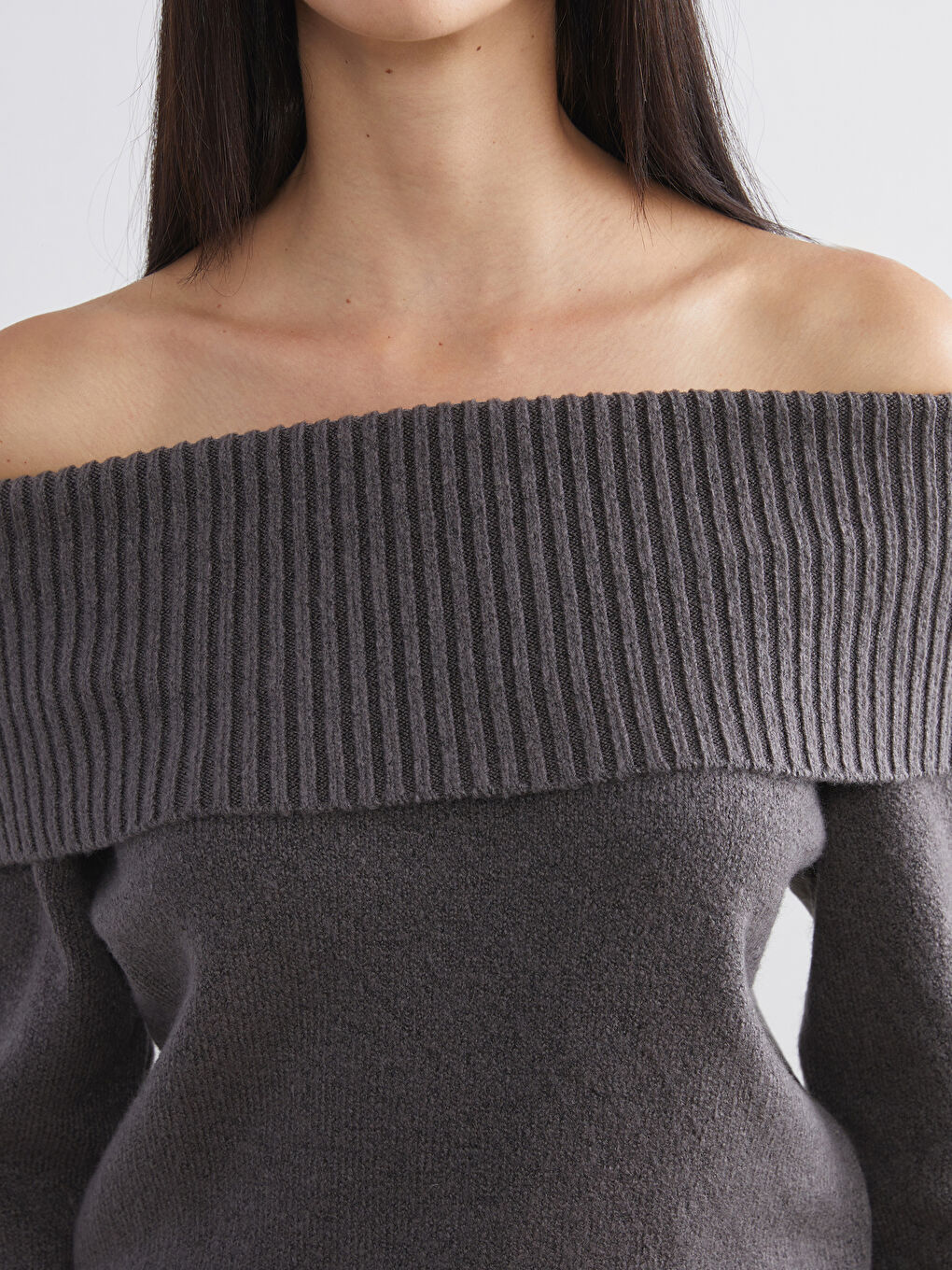 Gri Kayık Yaka Kadın Triko Kazak-2