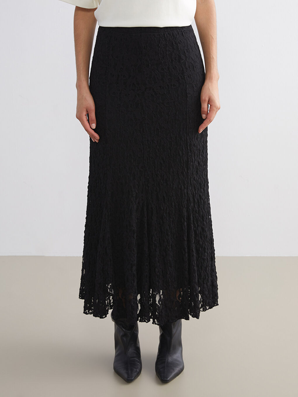 Siyah Beli Lastikli Ajurlu Kroşe Etek-1