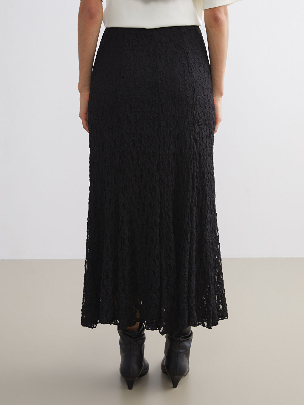 Siyah Beli Lastikli Ajurlu Kroşe Etek-3