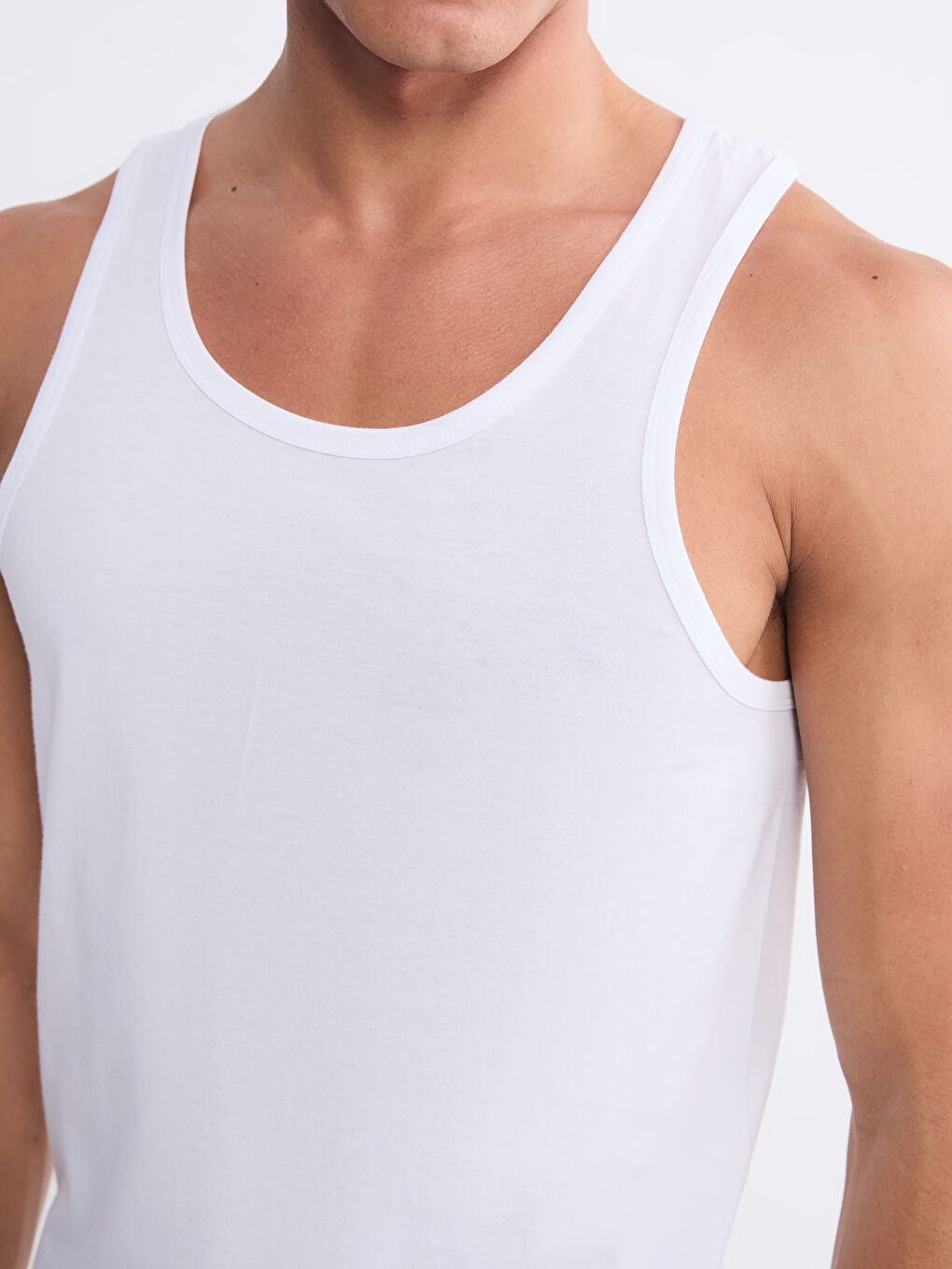 Beyaz U Yaka Penye Erkek Atlet-2