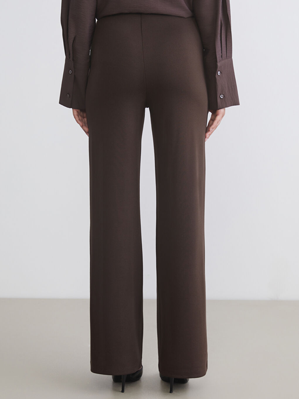 Kahverengi Beli Lastikli Geniş Paça Kadın Eşofman Altı-7