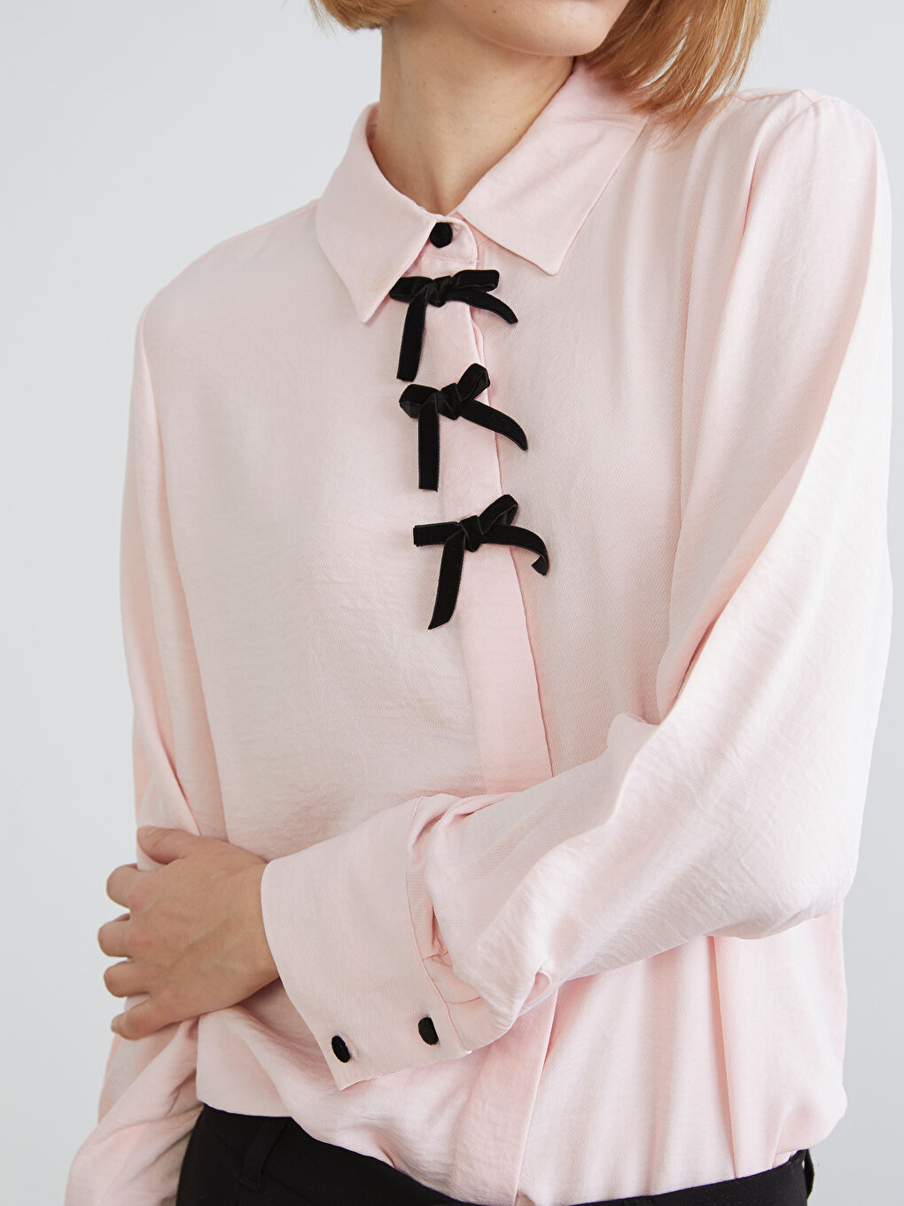 قميص وردي امرأة-2