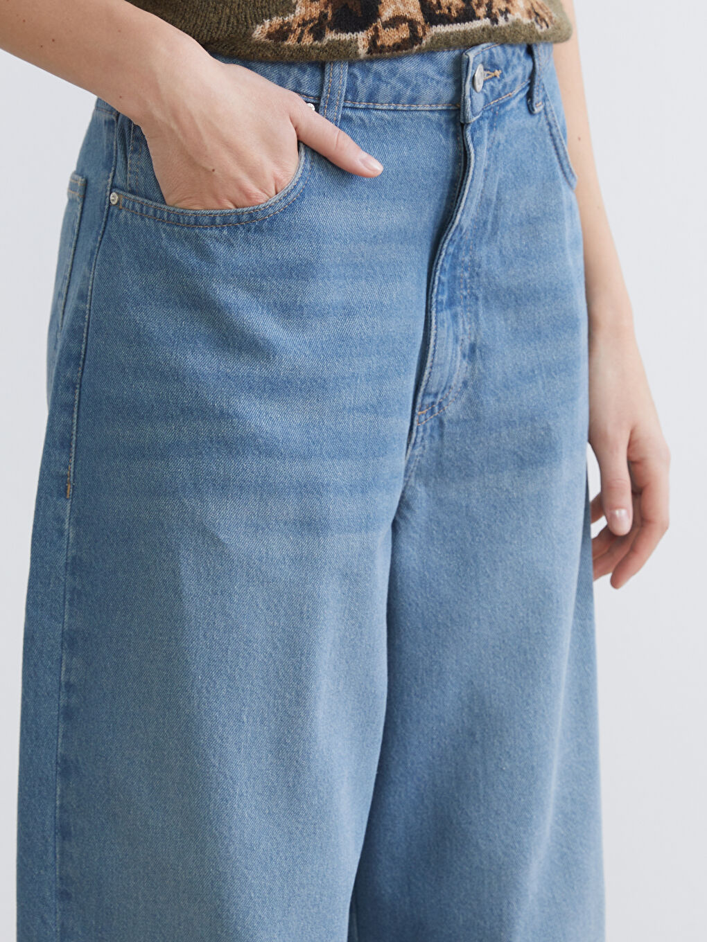 Baggy Fit Women's Jeans-2