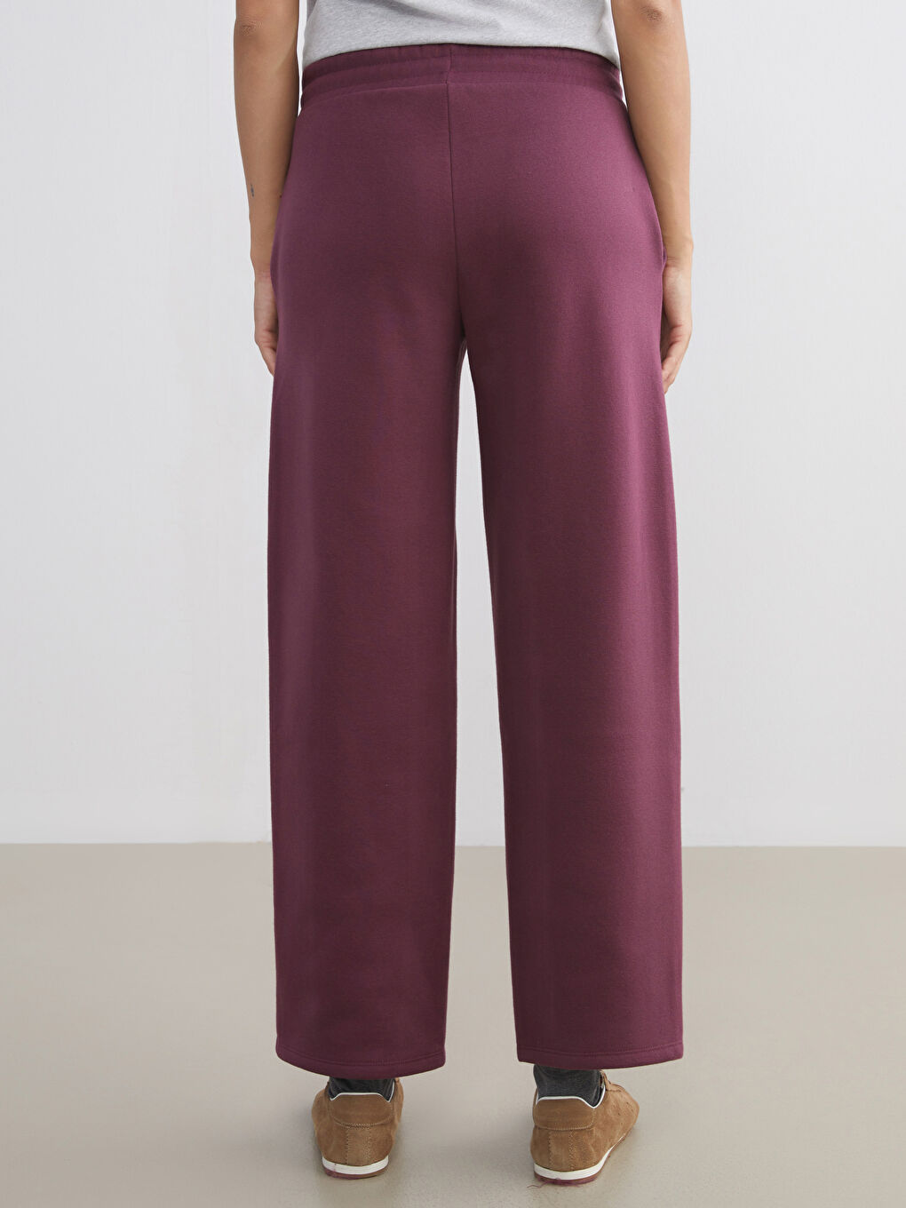 پانتۆڵی ئارەقەی قەبارەی ناوەند بۆ ژنان بە کەمەر لاستیک-3