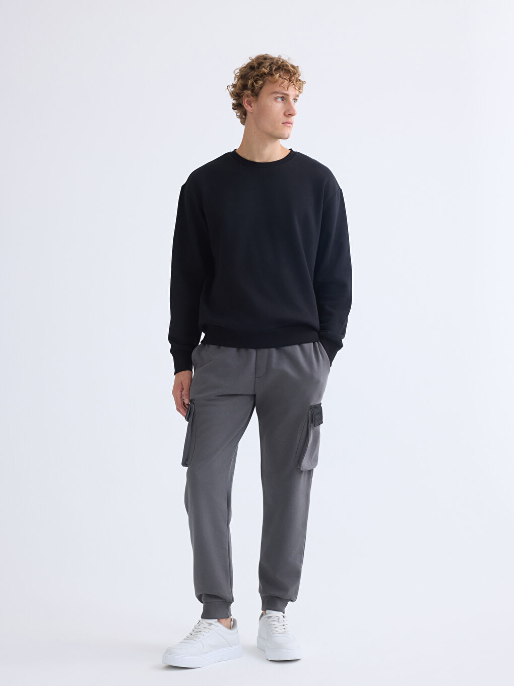 Siyah Bisiklet Yaka Erkek Sweatshirt-1