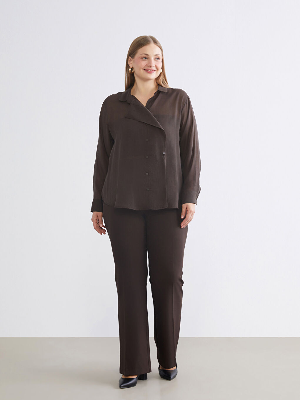 Әйелдерге арналған үлкен өлшемді тар пішінді кеңейтілген шалбар-1