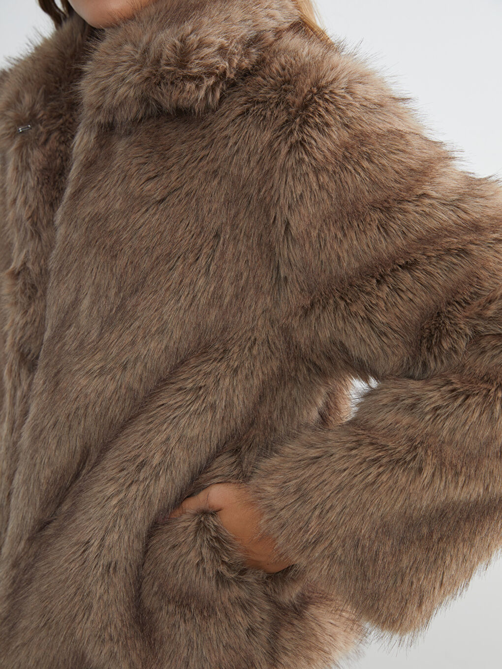 Jacket Neck Women's Fur Coat-2