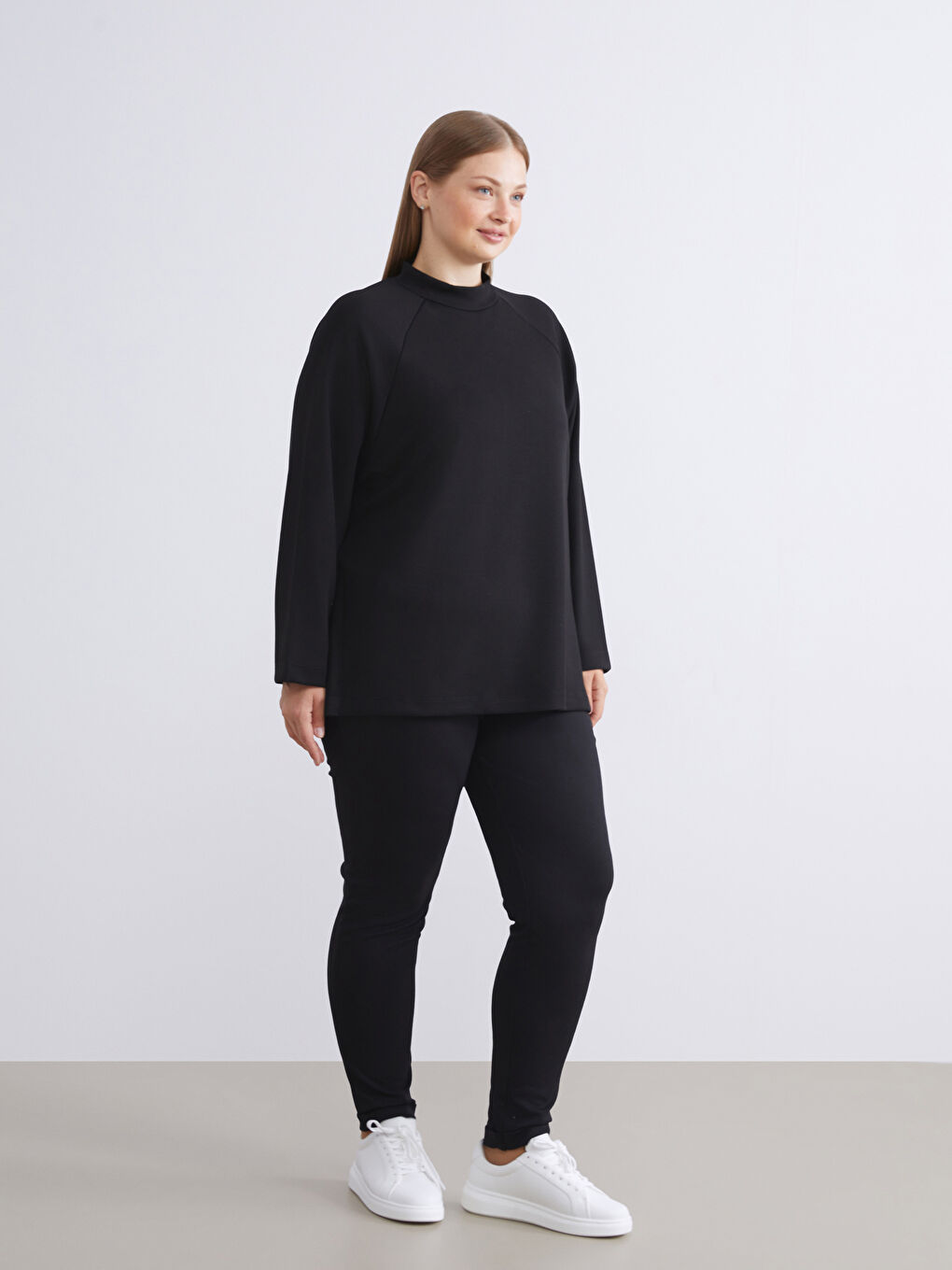 Siyah Dik Yaka Oversize Kadın Sweatshirt Tunik-5