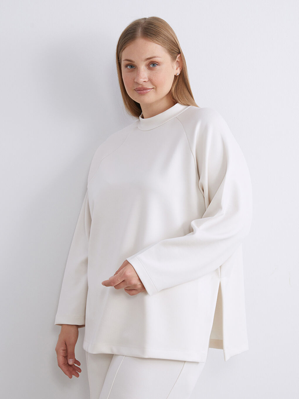 Bej Dik Yaka Oversize Kadın Sweatshirt Tunik-1
