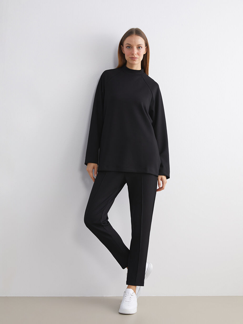 Siyah Dik Yaka Oversize Kadın Sweatshirt Tunik-2