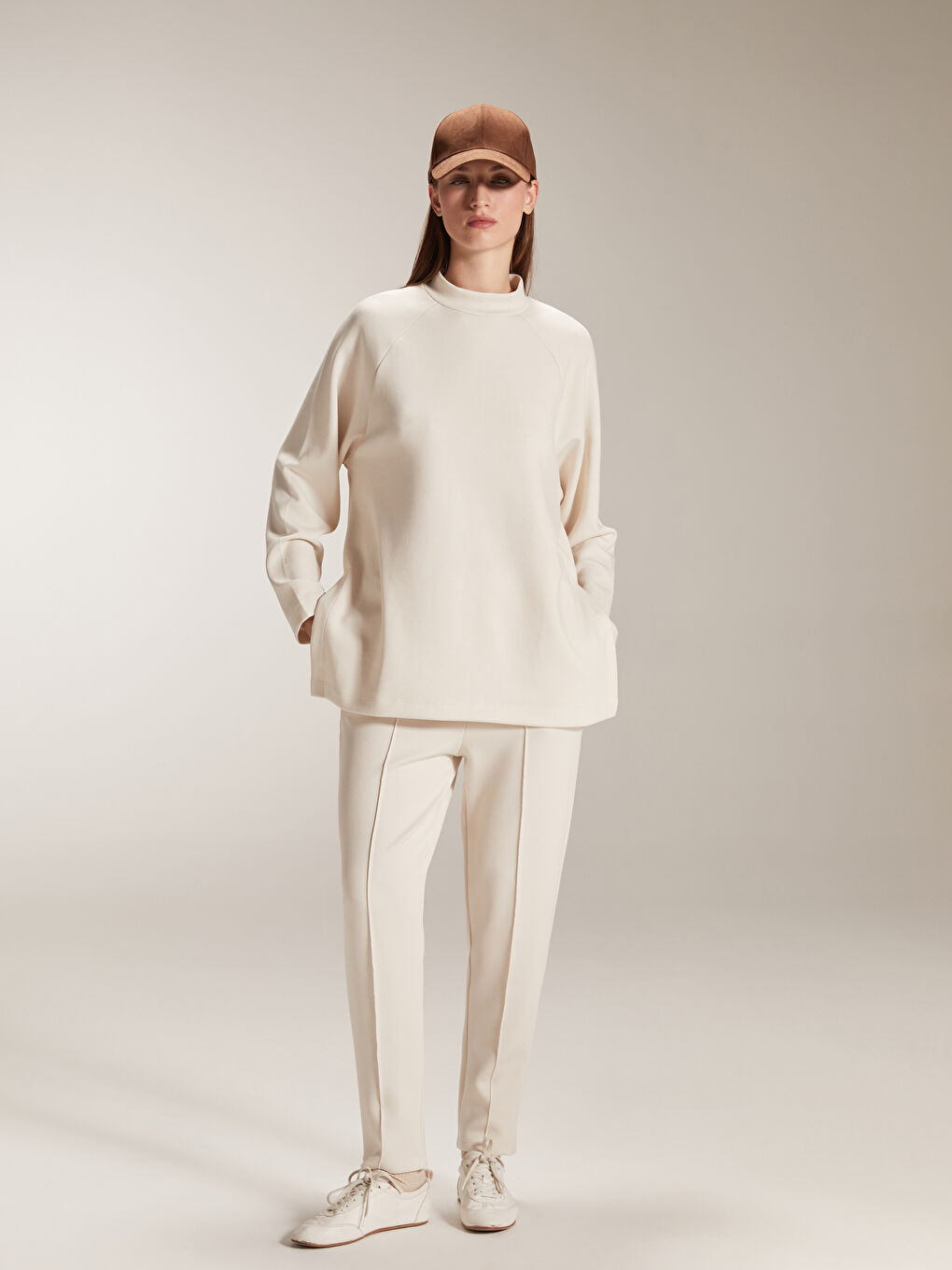 Bej Dik Yaka Oversize Kadın Sweatshirt Tunik-2