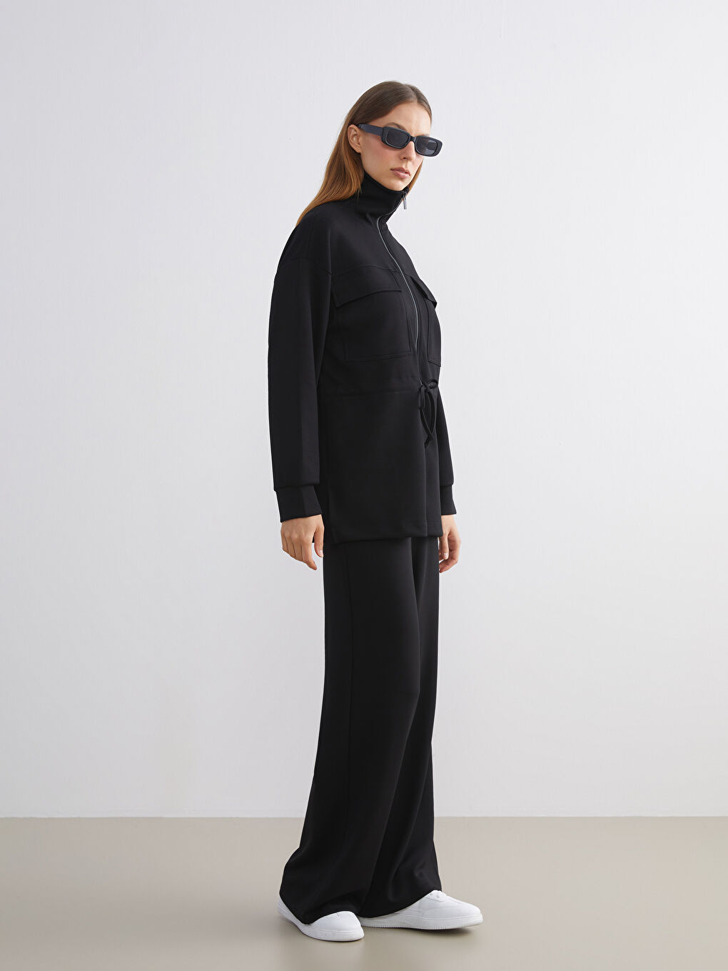 Siyah Dik Yaka Oversize Kadın Fermuarlı Sweatshirt-1