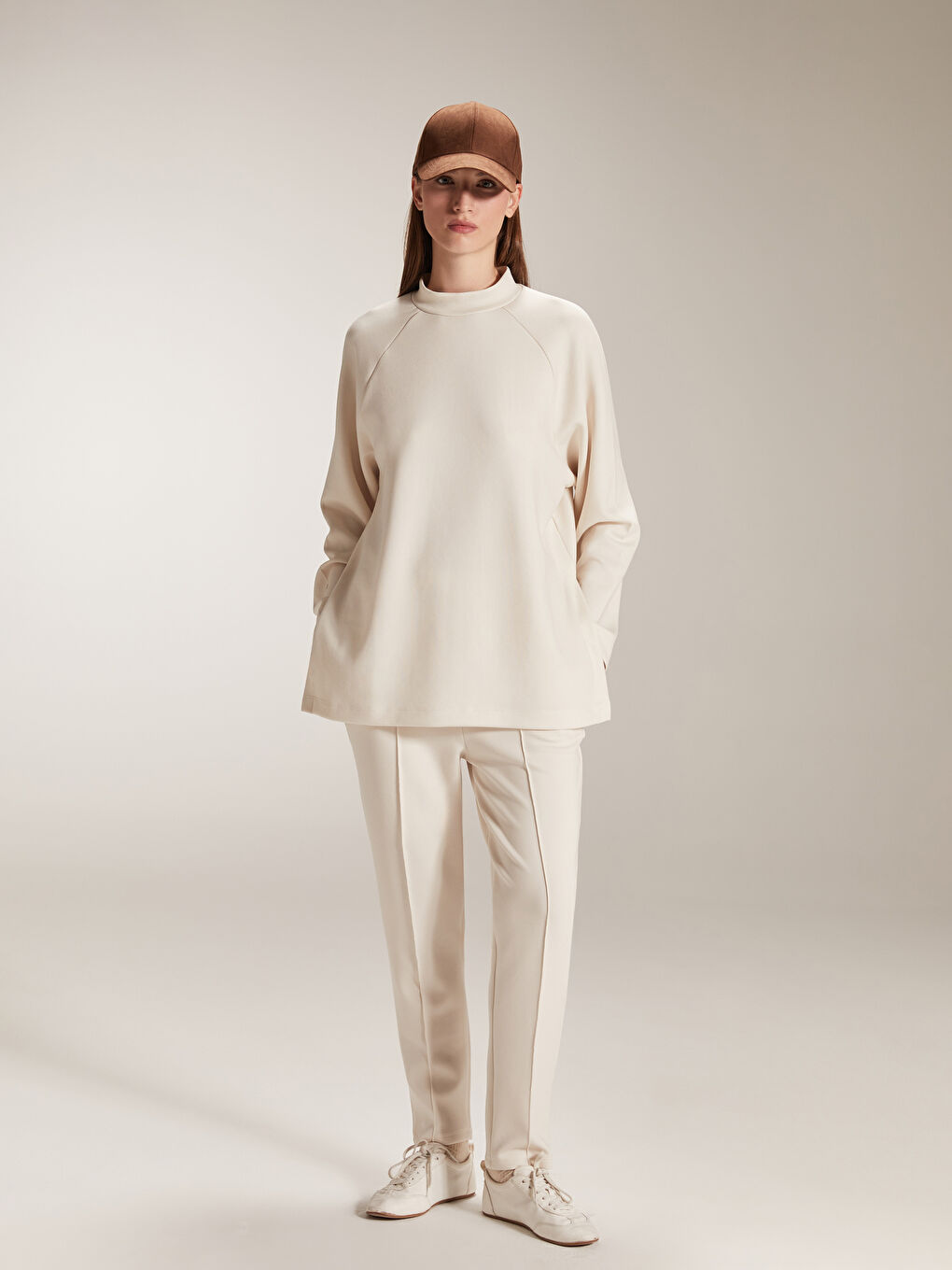 بنطلونات رياضية للسيدات بخصر مطاطي