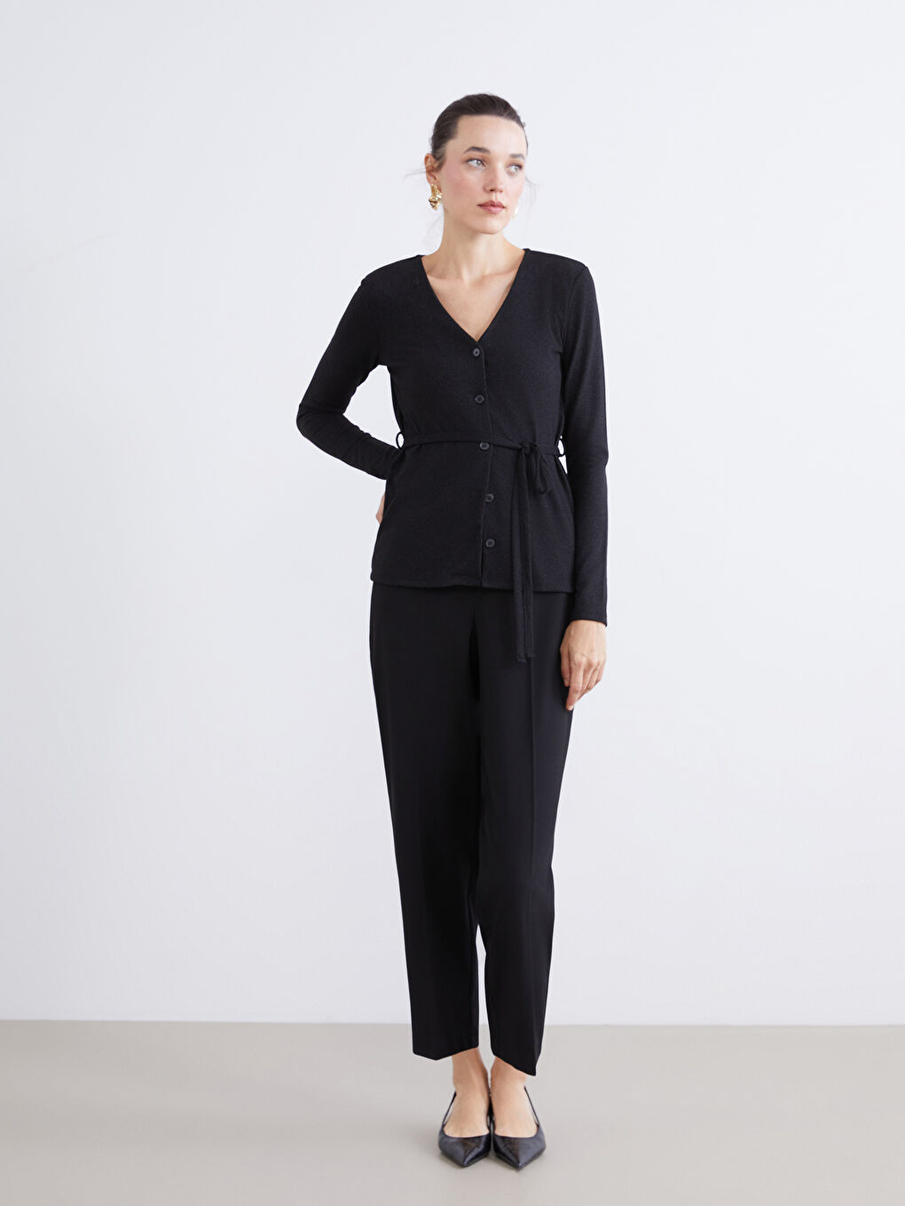 Siyah V Yaka Beli Kuşaklı Kadın Hırka-1