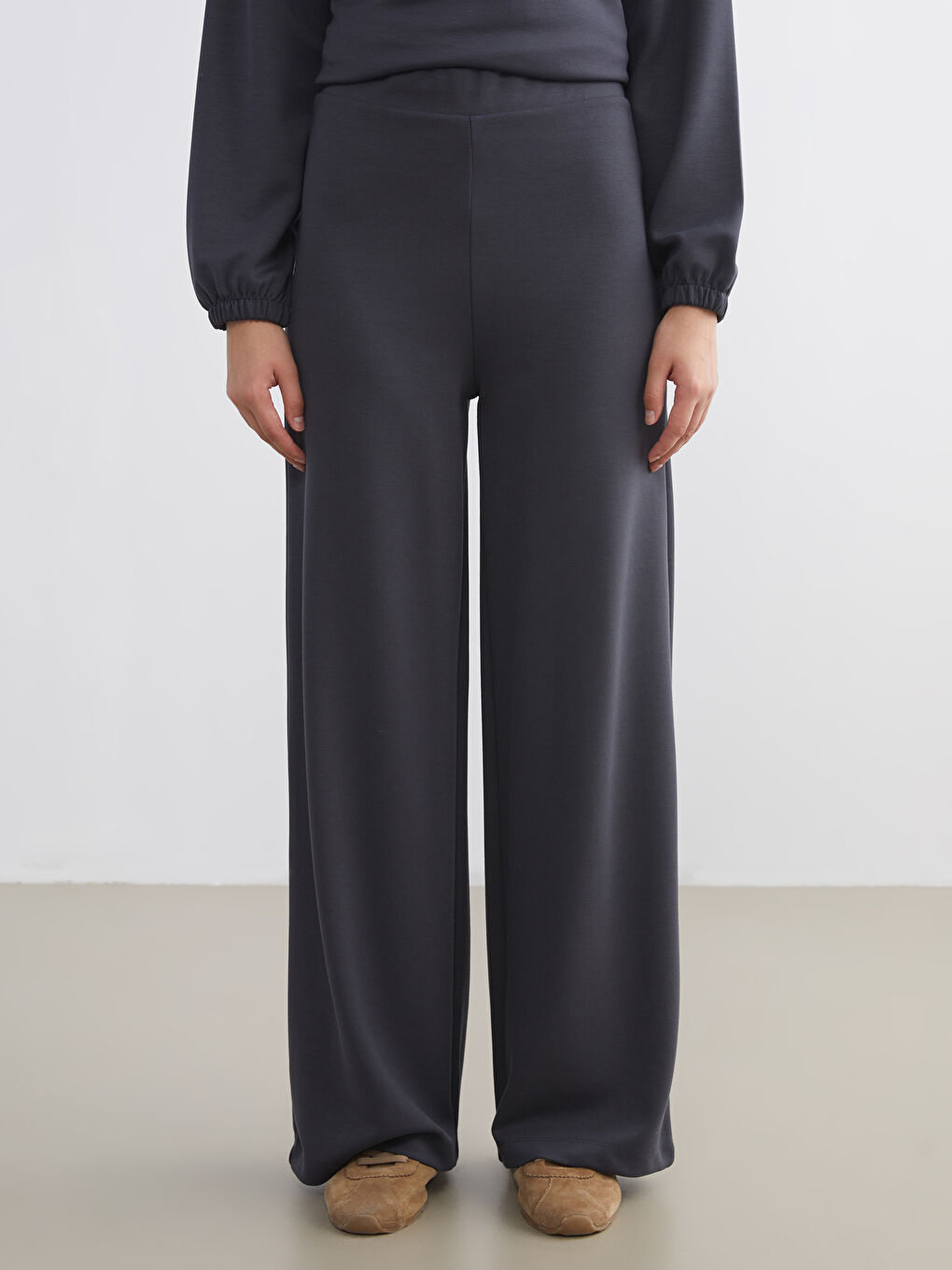 Antrasit Beli Lastikli Geniş Paça Kadın Eşofman Altı-1