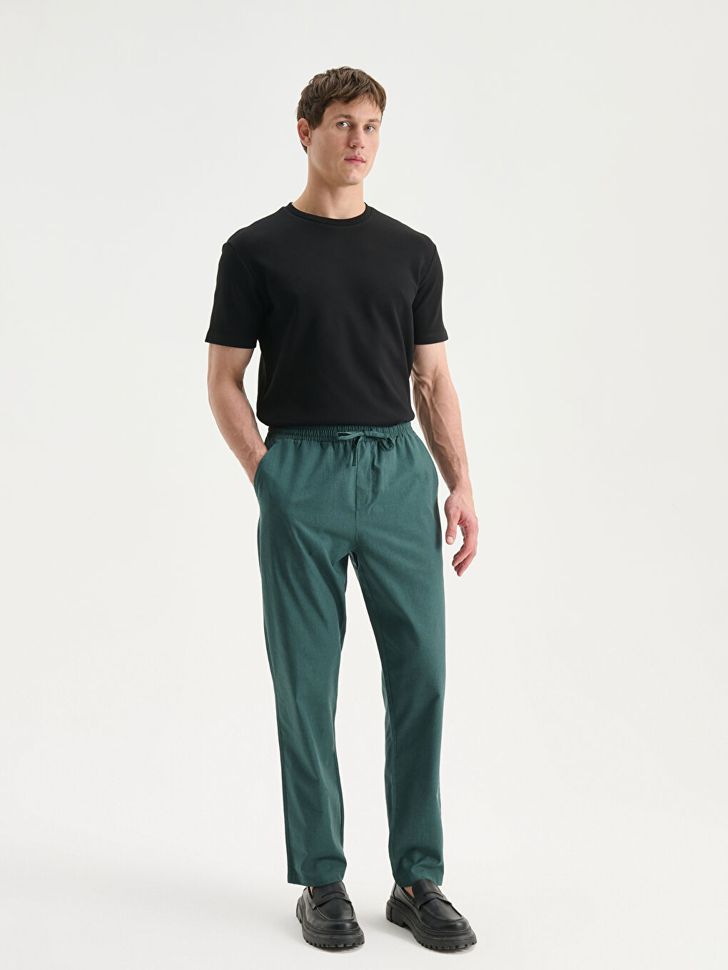 Siyah Bisiklet Yaka Erkek Tişört-1