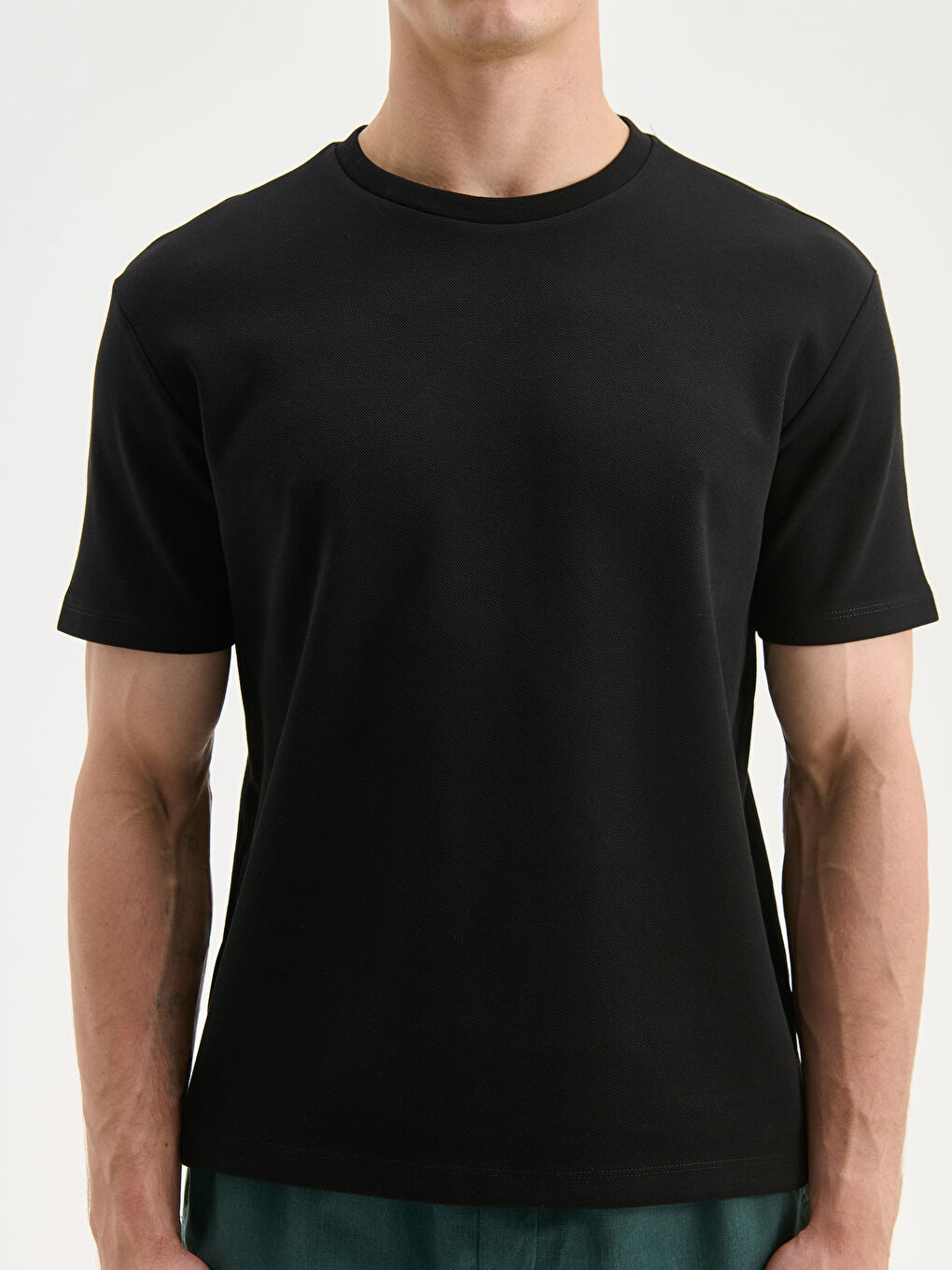 Siyah Bisiklet Yaka Erkek Tişört-2