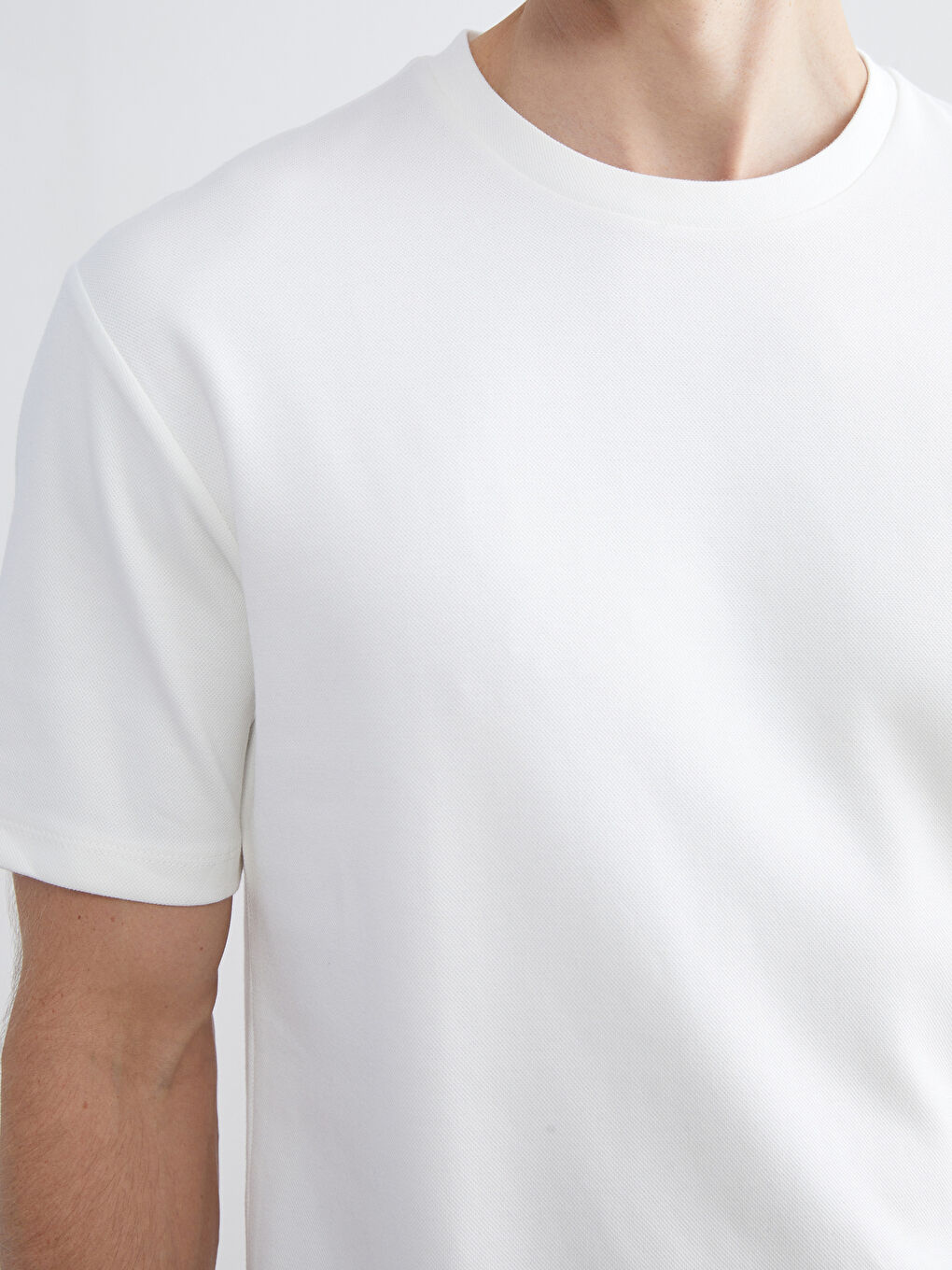 Ekru Bisiklet Yaka Erkek Tişört-2