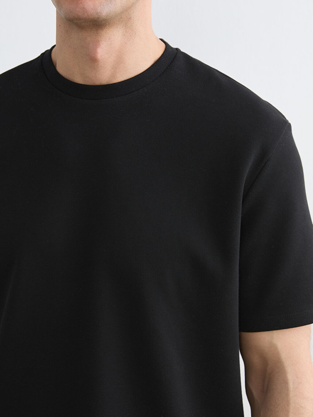 Siyah Bisiklet Yaka Erkek Tişört-4