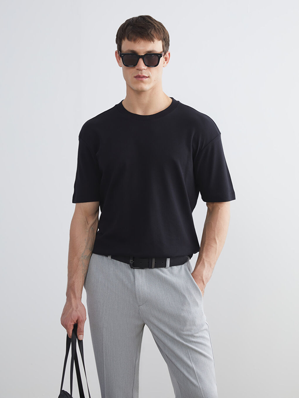 Siyah Bisiklet Yaka Erkek Tişört