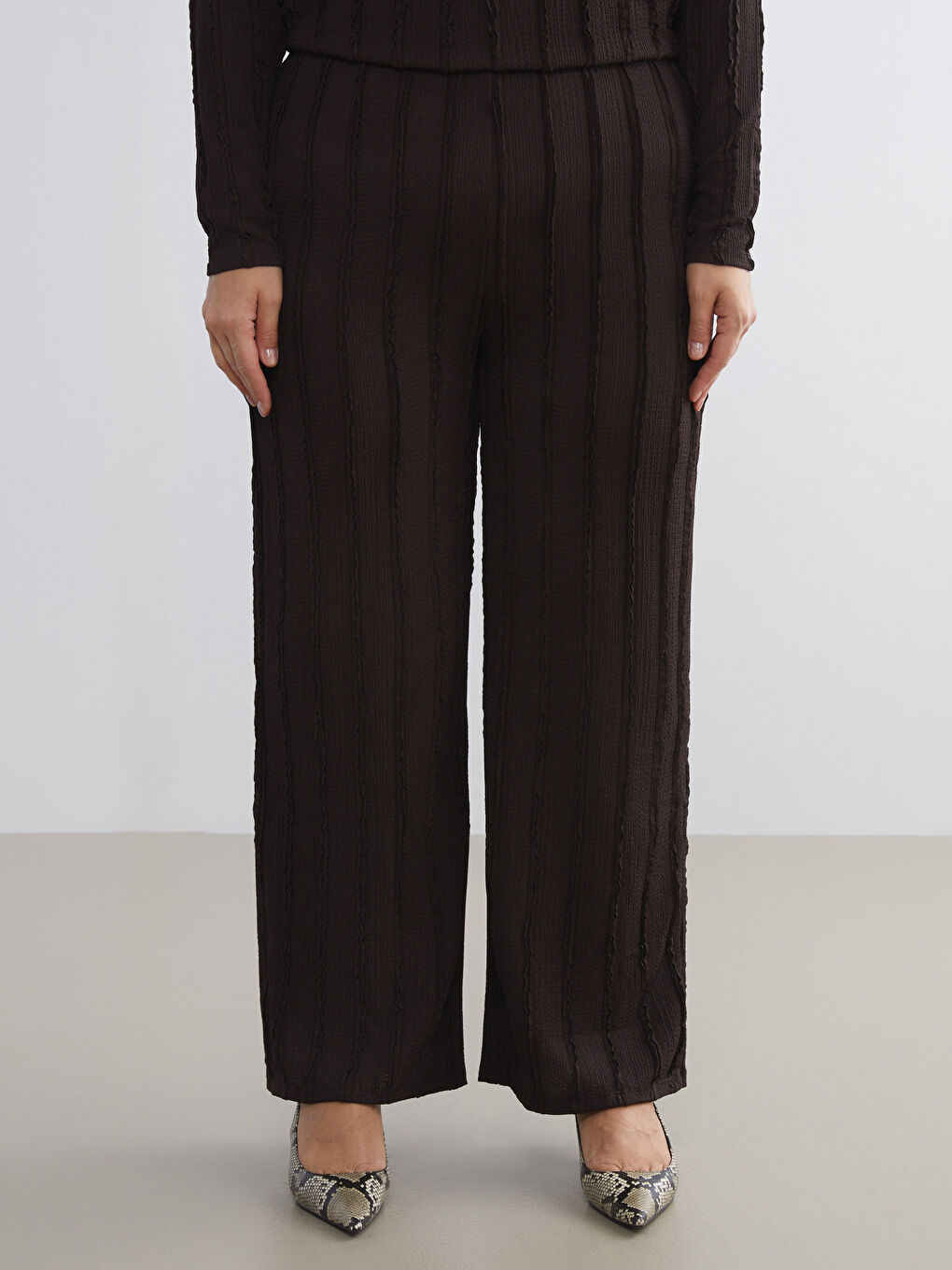 Elasticated Waist Textured Women's Trousers-5