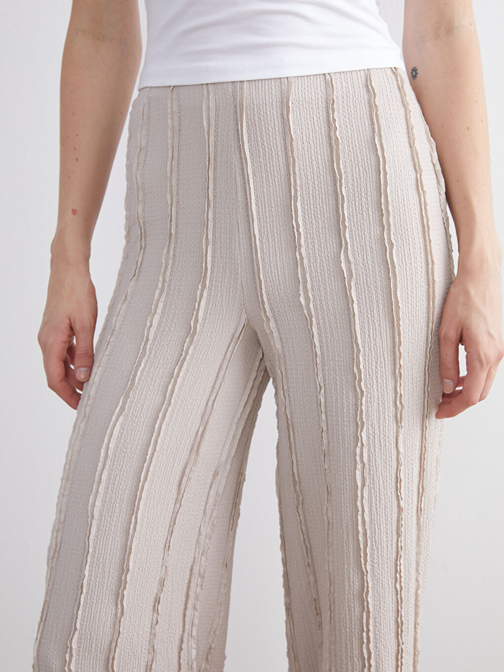 Elasticated Waist Textured Women's Trousers-2