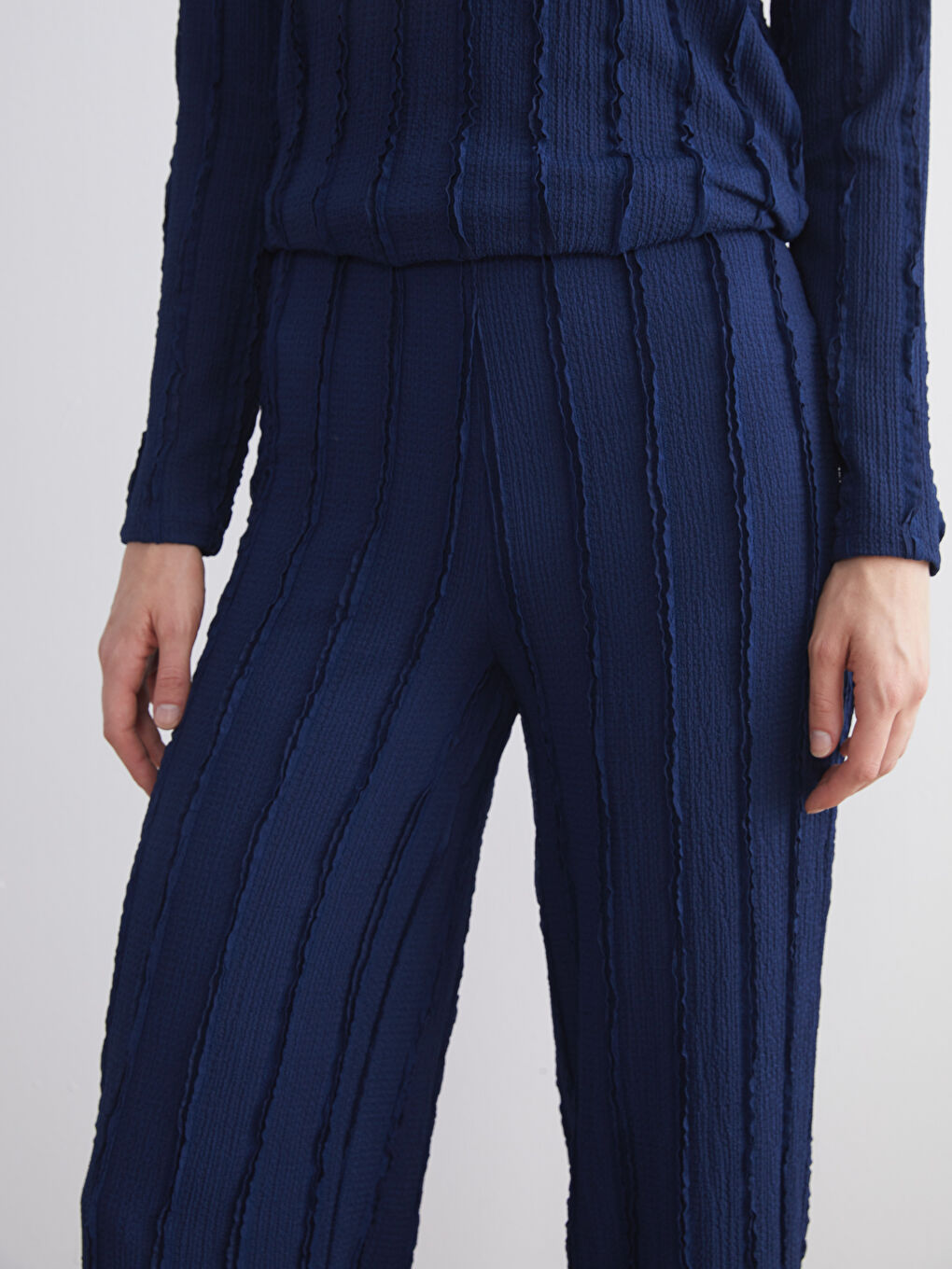 Elasticated Waist Textured Women's Trousers-2