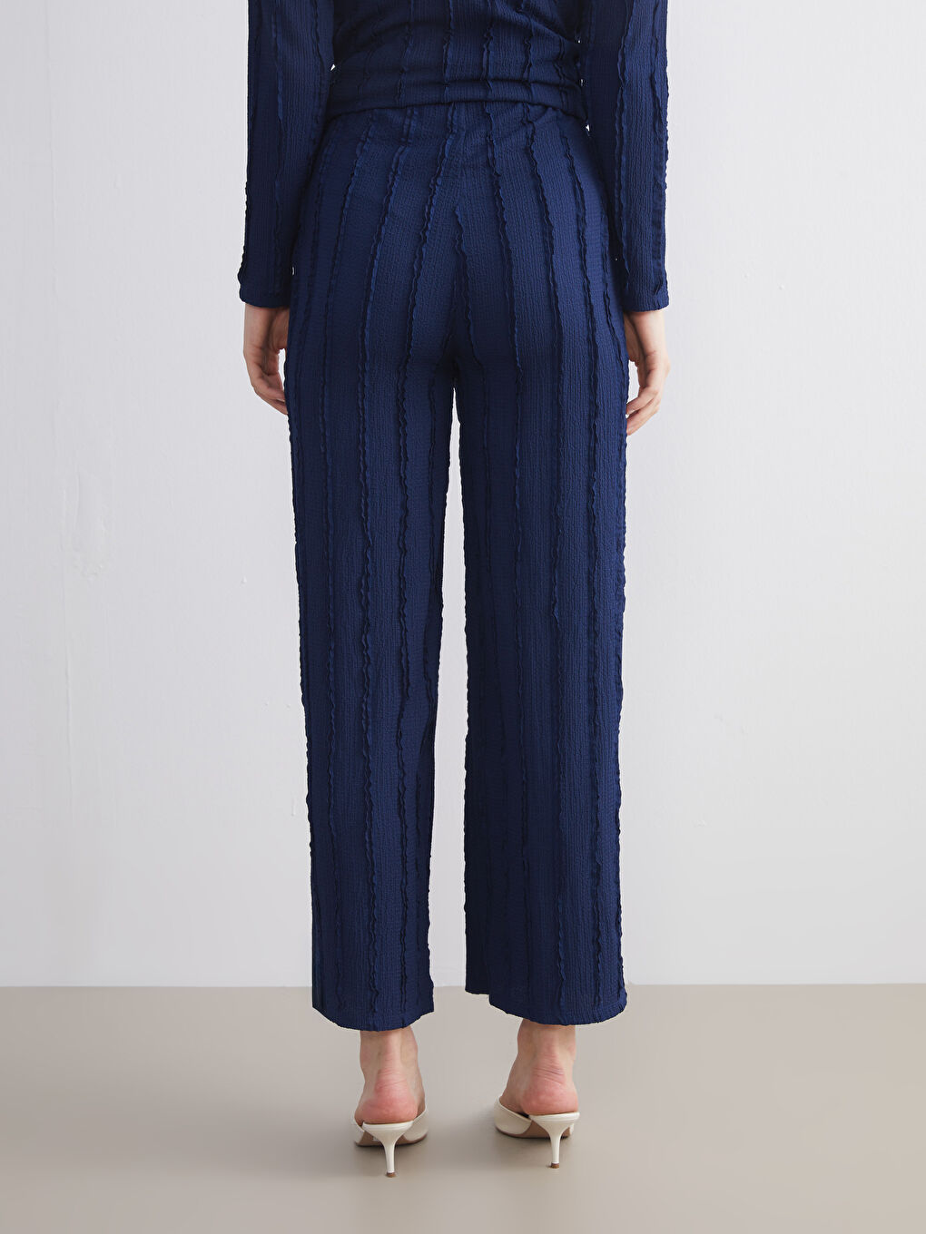 Elasticated Waist Textured Women's Trousers-3