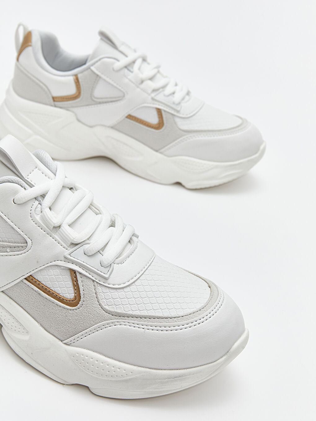 Beyaz File Detaylı Bağcıklı Kadın Spor Ayakkabı-2