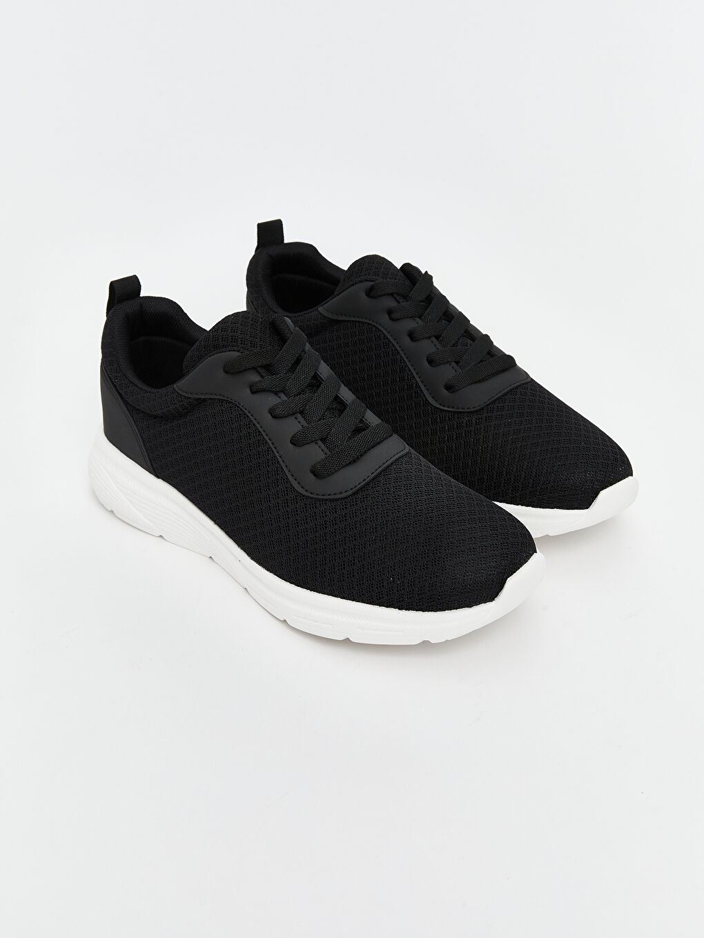 Siyah Bağcıklı Kadın Spor Ayakkabı