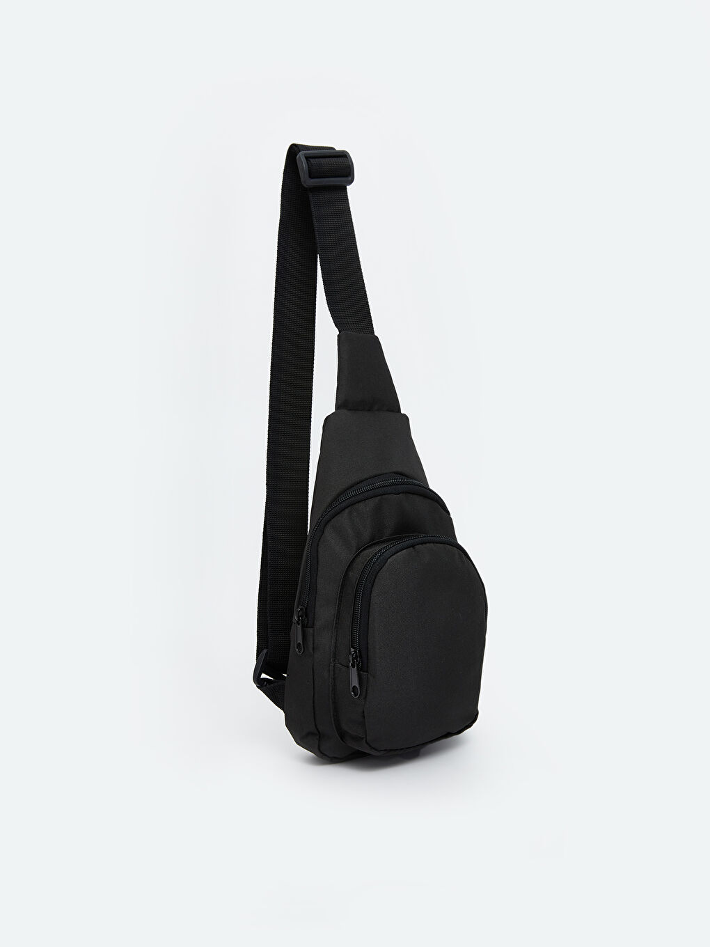 Siyah Fermuarlı Erkek Göğüs Çantası