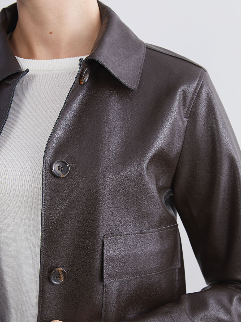 Kahverengi Gömlek Yaka Kadın Deri Görünümlü Ceket-3