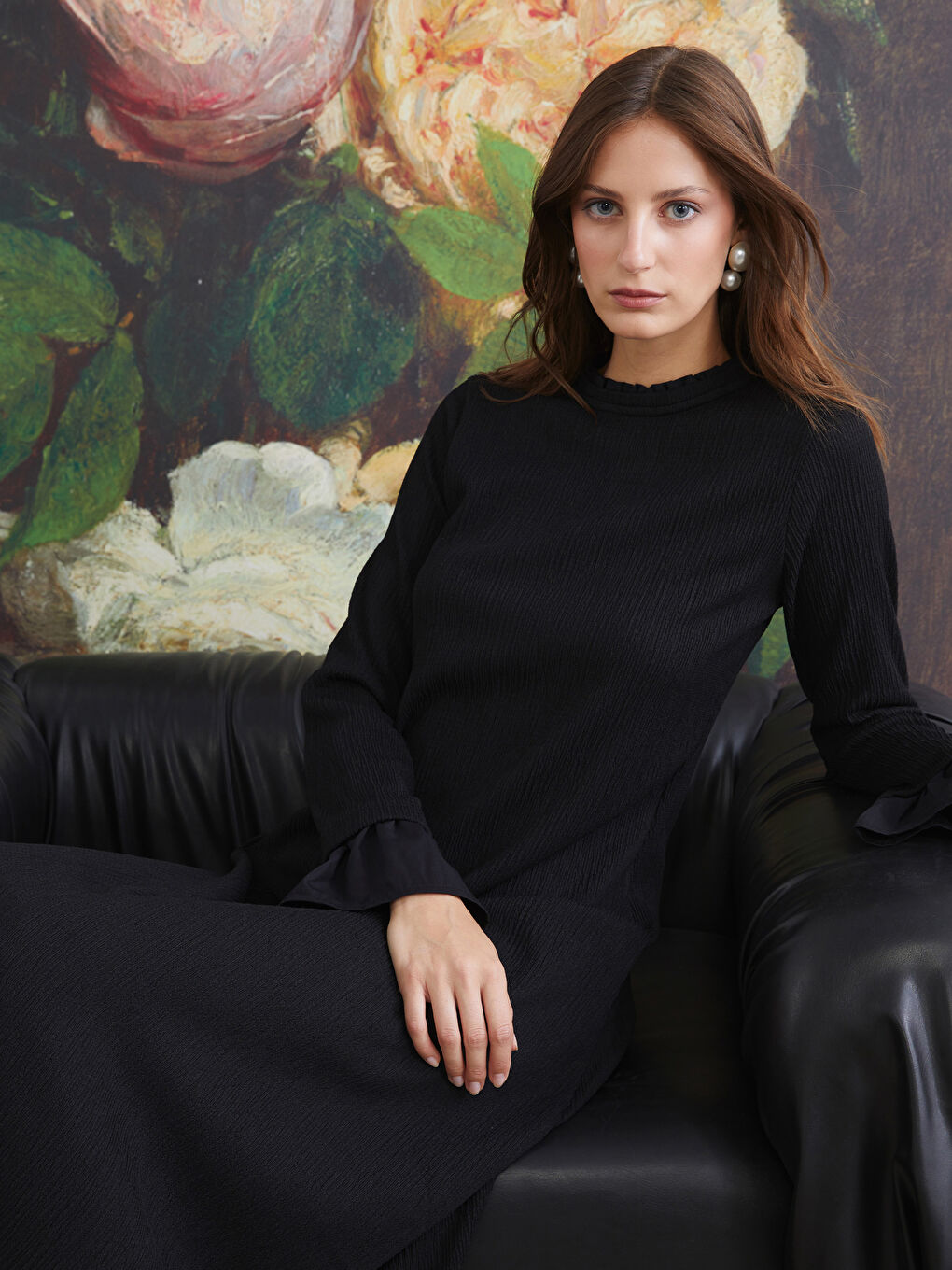 Siyah Büyük Beden Fırfırlı Dik Yaka Triko Elbise-5