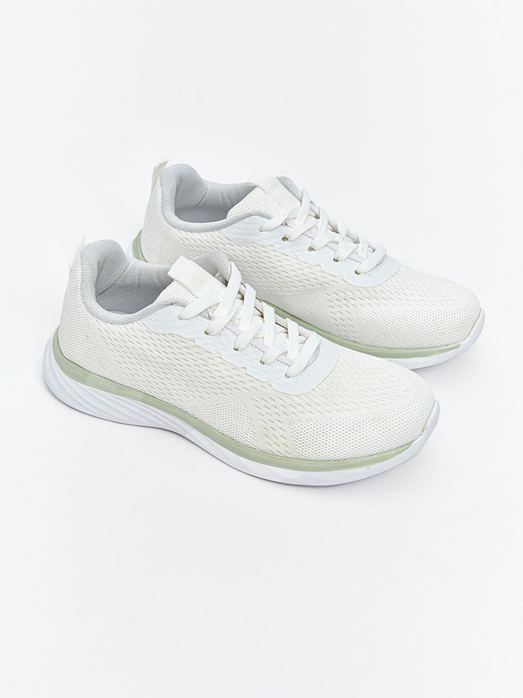 Beyaz Bağcıklı File Detaylı Kadın Spor Ayakkabı