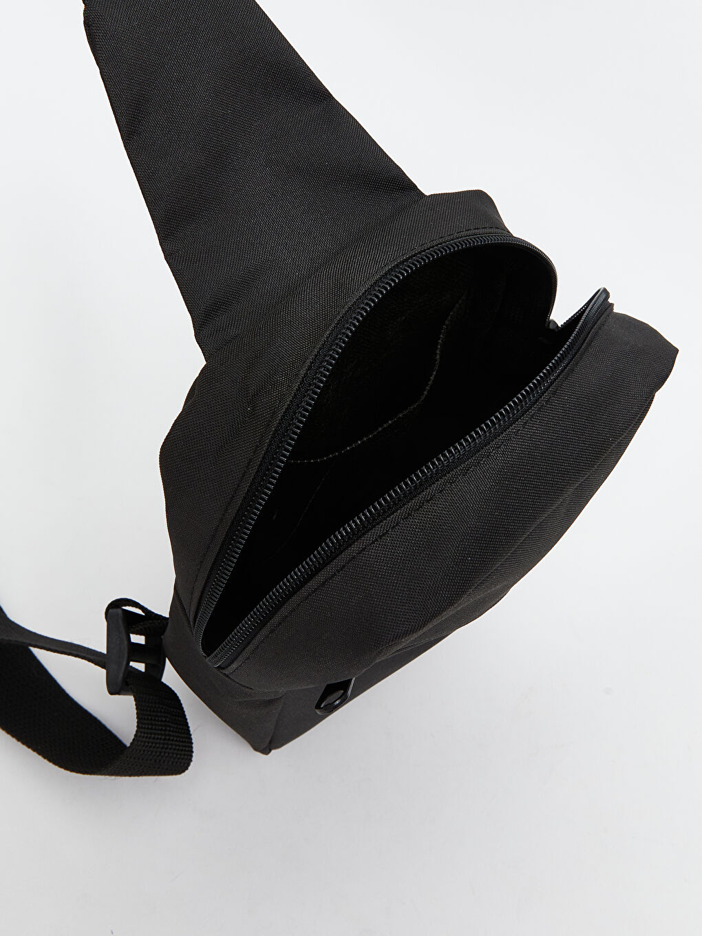 Siyah Fermuarlı Erkek Göğüs Çantası-2