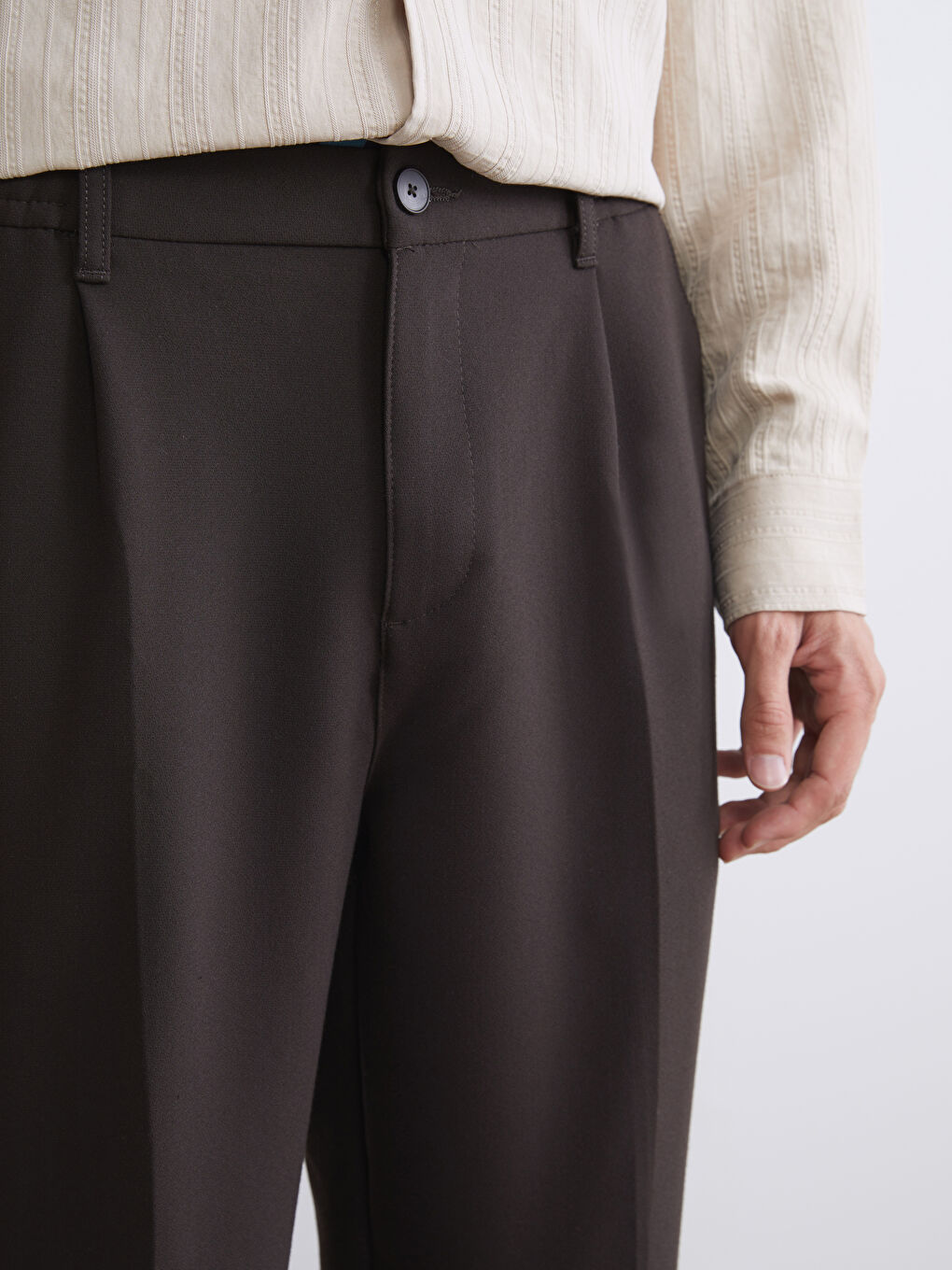 Kahverengi Rahat Kalıp Erkek Pantolon-2