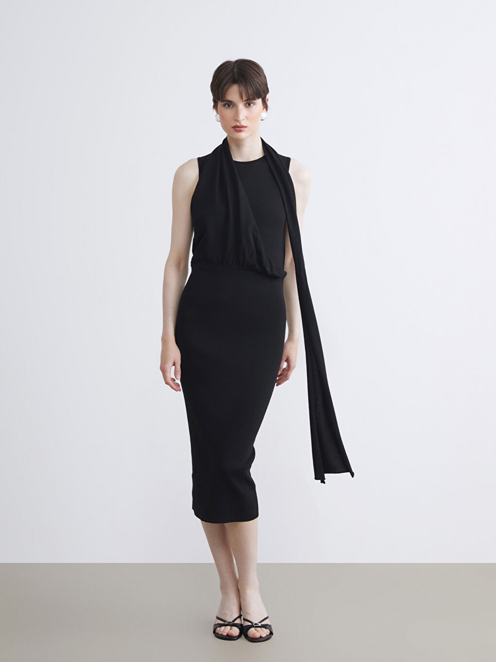 Crew Neck Scarfed Knitwear Dress