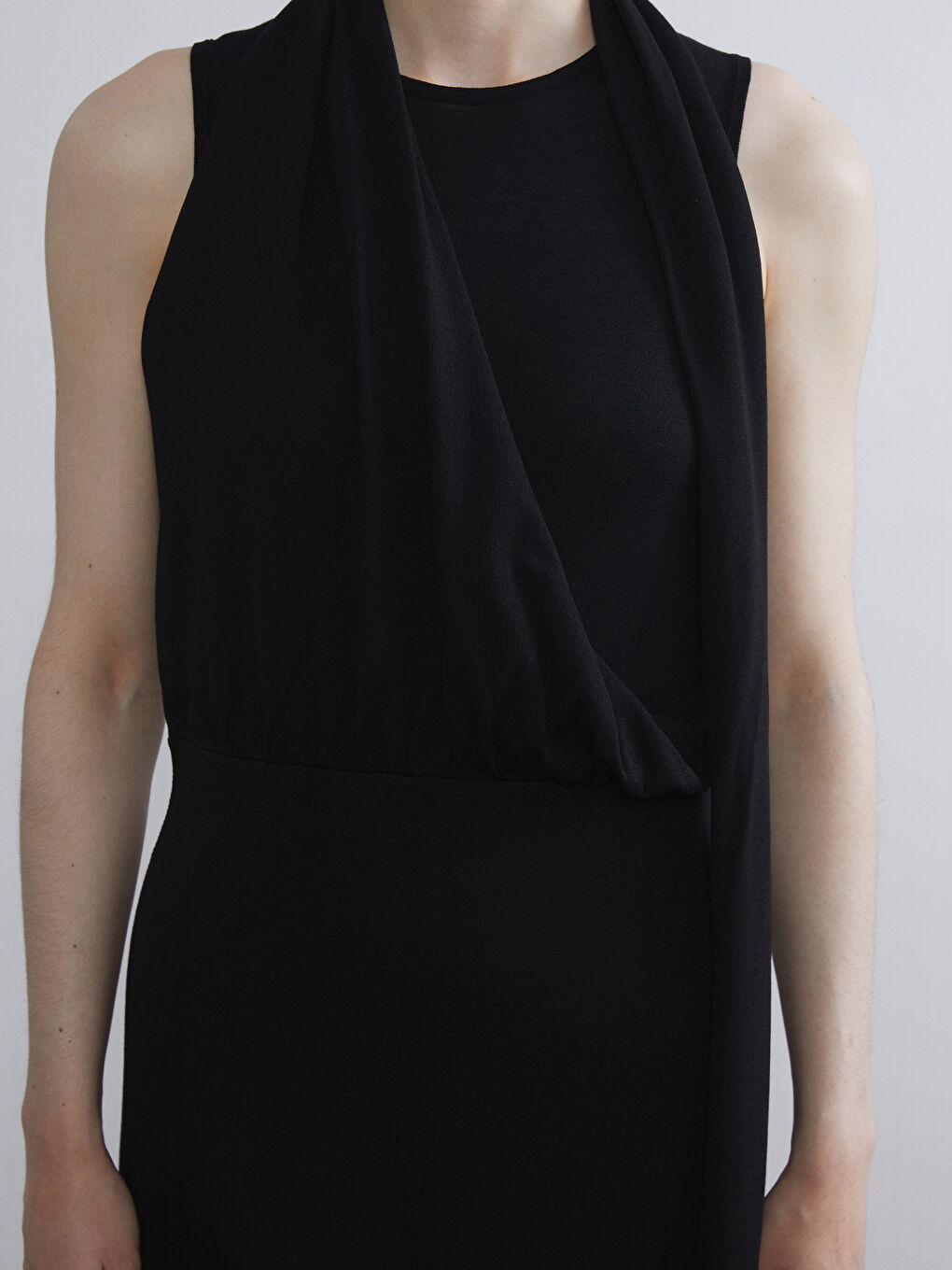 Crew Neck Scarfed Knitwear Dress-2