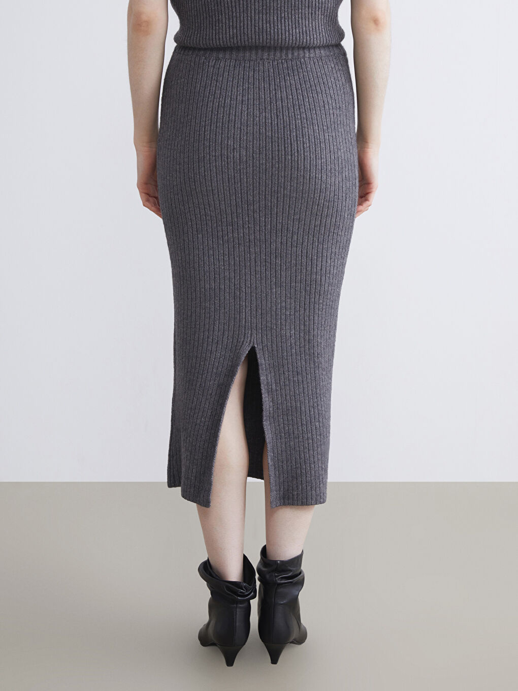 Elastic Waist Knitwear Skirt-3