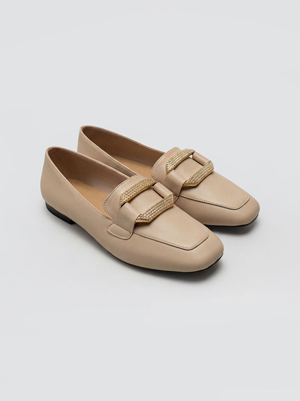 أحذية كلاسيكية جلد صناعي للسيدات