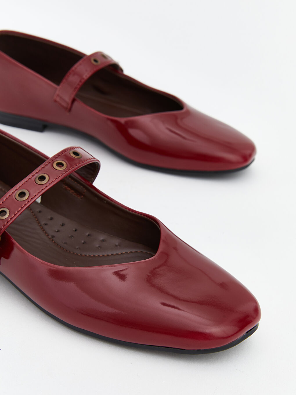 Shiny Faux Leather Women's Ballet Flats-2