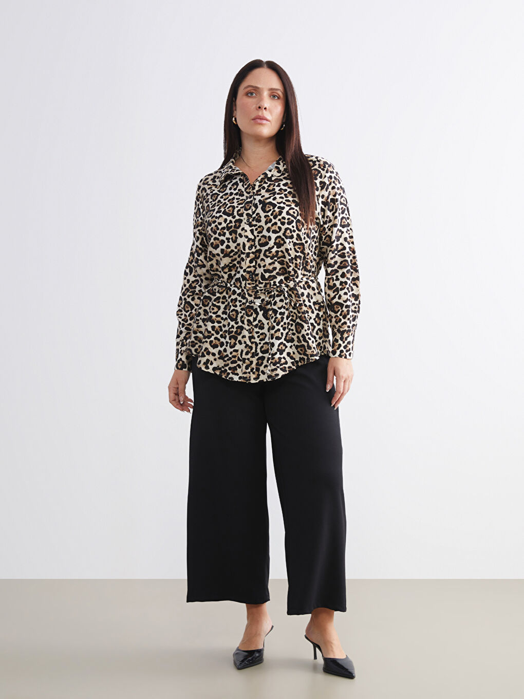 Siyah Büyük Beden Beli Lastikli Geniş Paça Kadın Pantolon-1