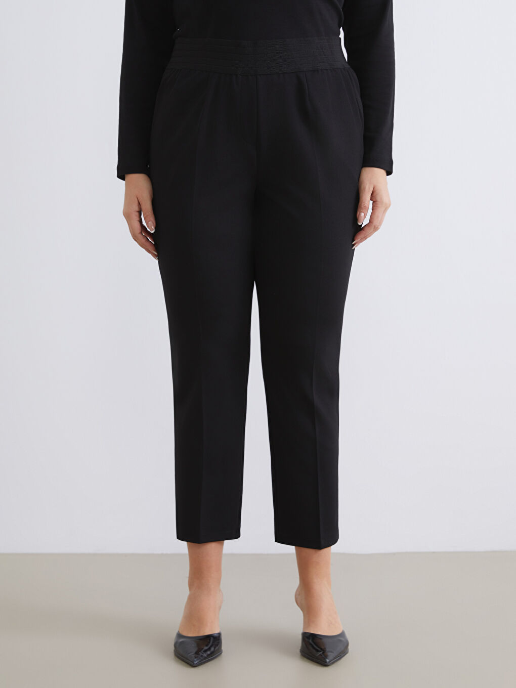 Siyah Beli Lastikli Kadın Pantolon-5