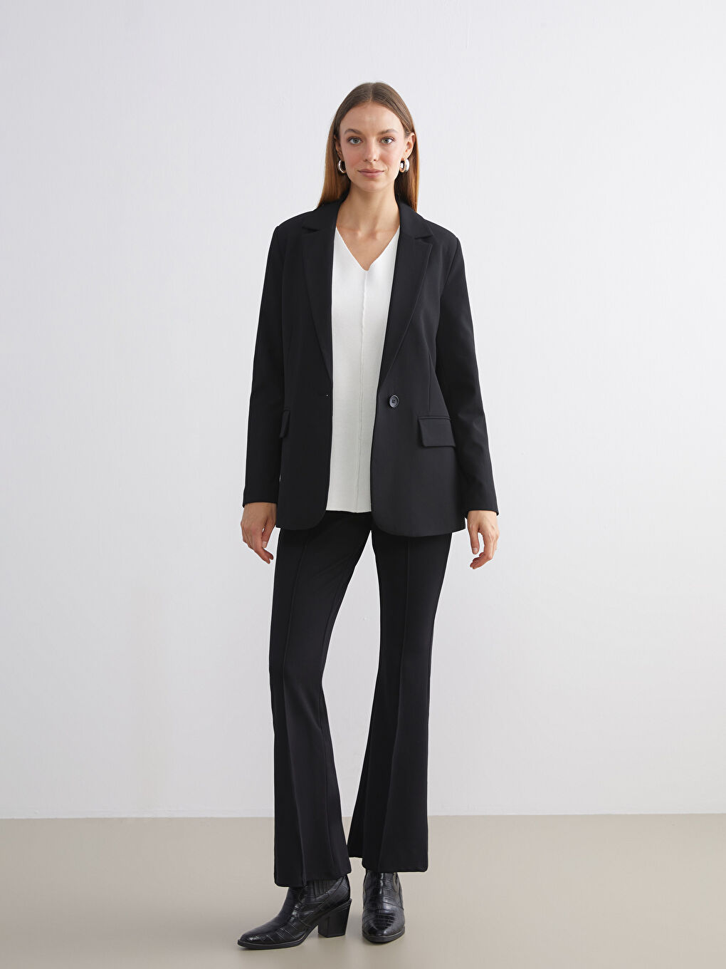 Siyah Dar Fit İspanyol Paça Kadın Pantolon