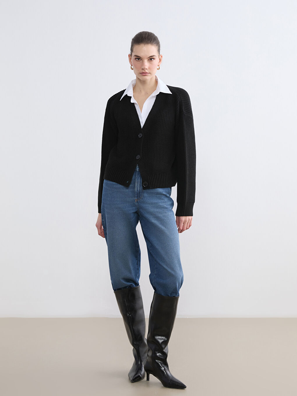 Woman BLACK Cardigan-1